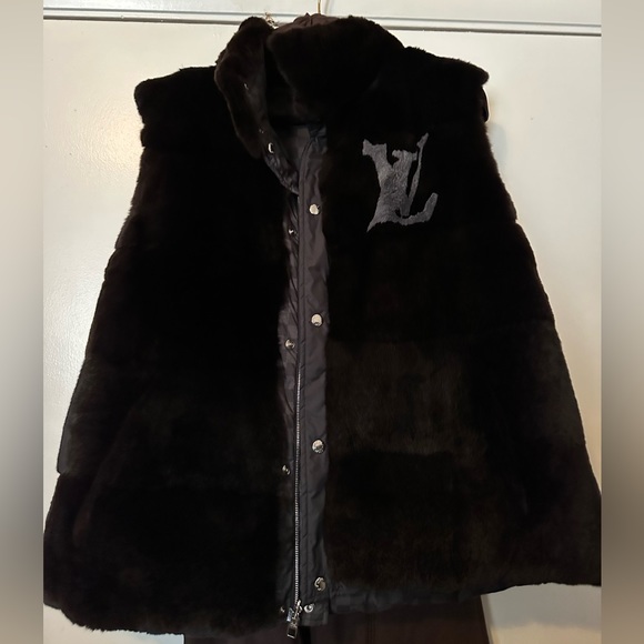 Louis Vuitton Damier Graphite Rabbit Fur Reversible Vest - Picture 7 of 15